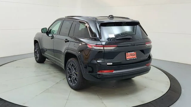New 2026 Diamond Black Crystal Pearl-Coat Exterior Paint Jeep Summit image 8