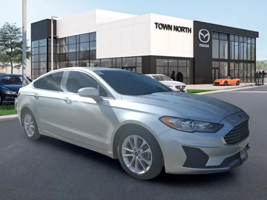2019 Ford Fusion SE's photo