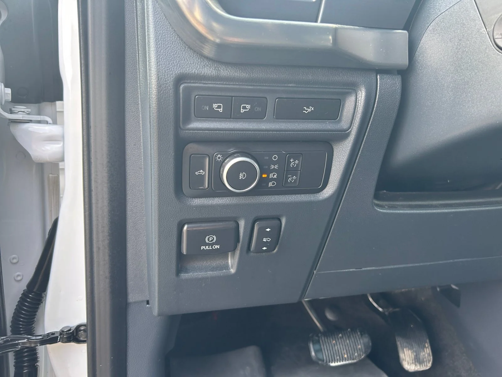 Used 2022 WHITE Ford LARIAT SuperCrew image 16