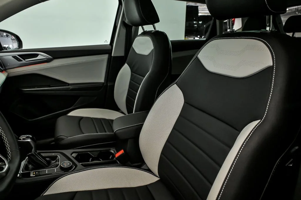 New 2026 Black Volkswagen 1.5T SEL image 7