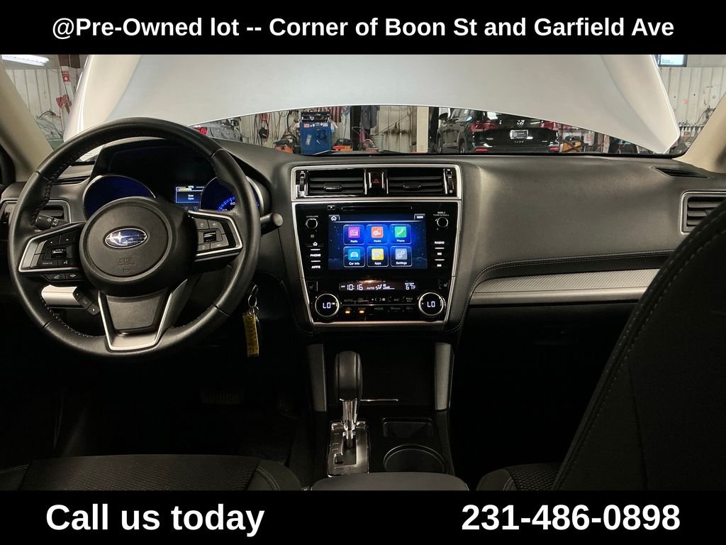 Used 2018 Silver Subaru 2.5i Premium image 18