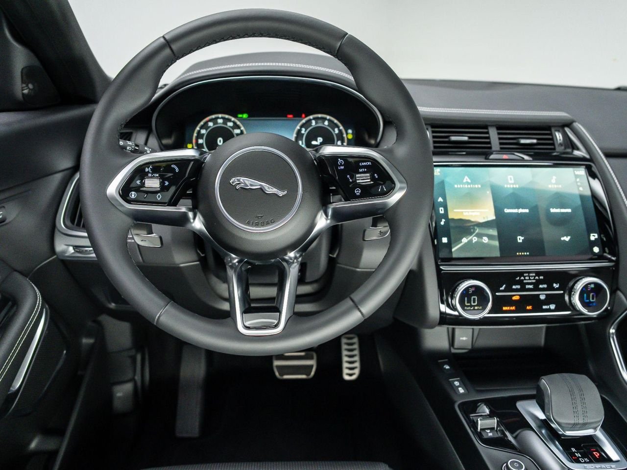 2024 Jaguar E-Pace R-DYNAMIC SE - Photo 20