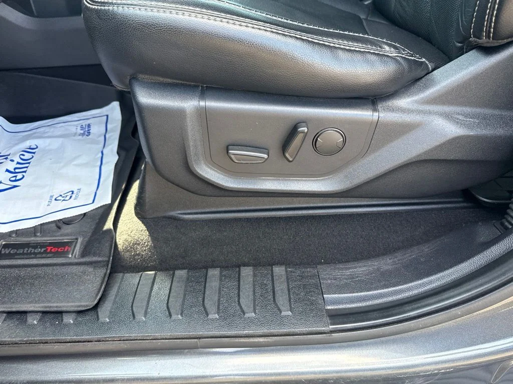 Used 2020 Gray Ford Lariat image 33