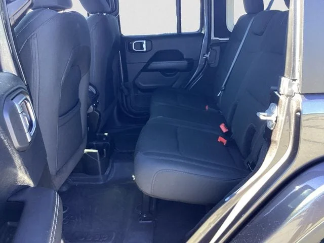 Used 2018 Crystal Metallic Jeep Unlimited Sahara image 13