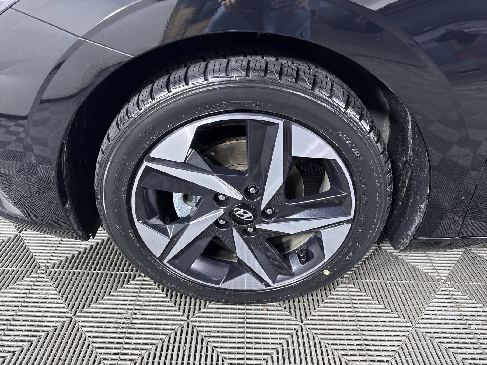 Used 2023 Onyx Black Hyundai Limited image 25