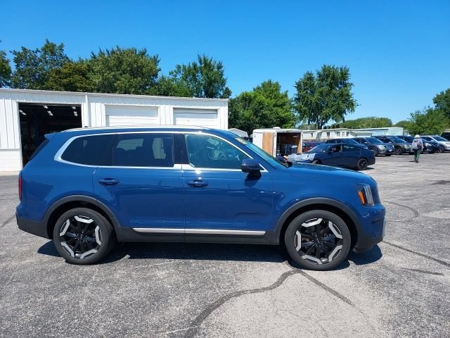 Used 2024  Kia EX image 3