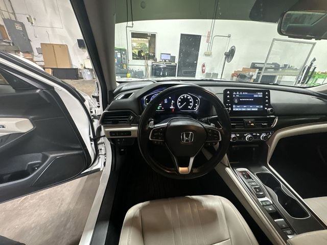 Certified Used 2022 White Honda Touring image 15