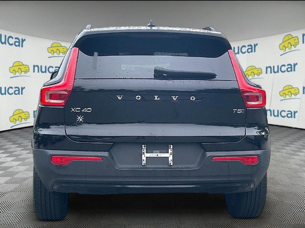 Used 2021 Black Volvo R-Design image 5