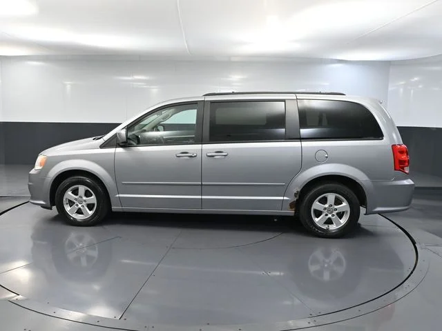Used 2013 Silver Dodge SXT image 9