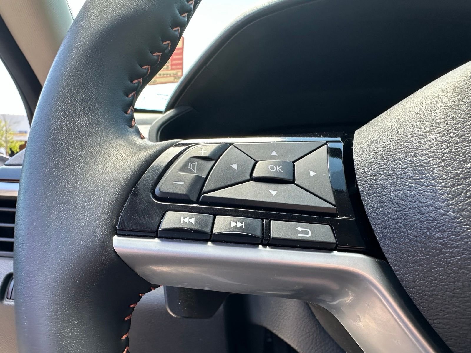 Used 2025 Gray Nissan 2.5 SR image 24