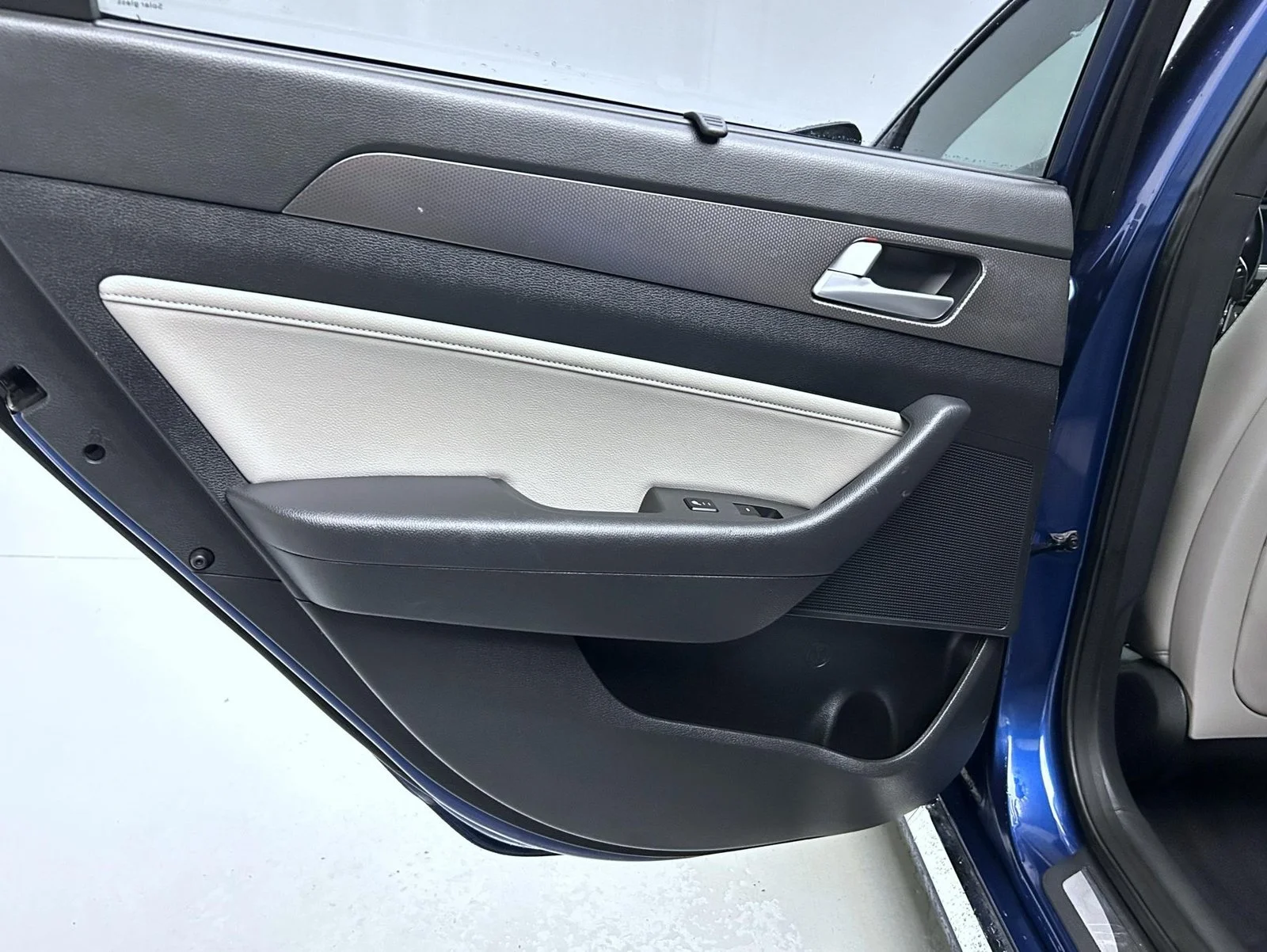 Used 2015 Blue Hyundai Limited image 20