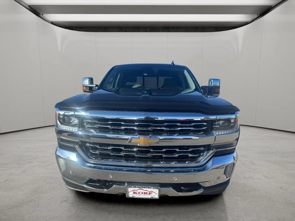 Used 2018 GRAPHITE METALLIC Chevrolet LTZ image 8