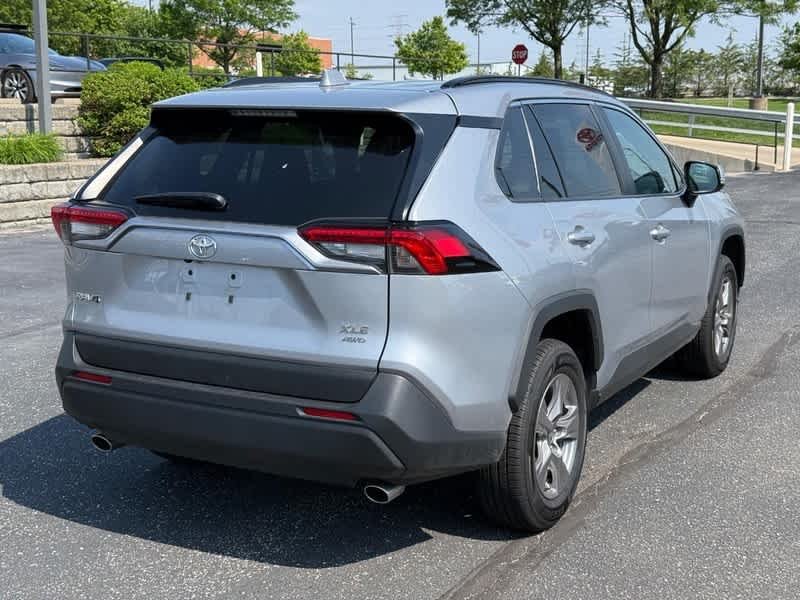 Used 2025 Silver Sky Metallic Toyota XLE image 3
