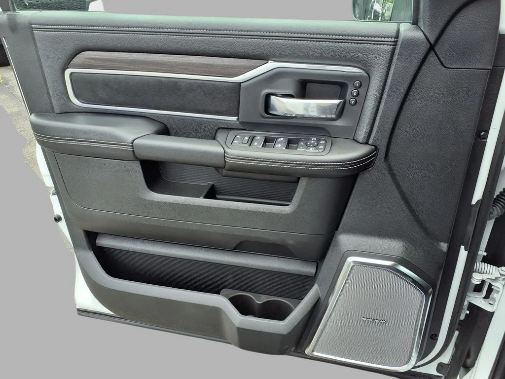 New 2026 Bright White Clear-Coat Exterior Paint RAM Laramie image 17