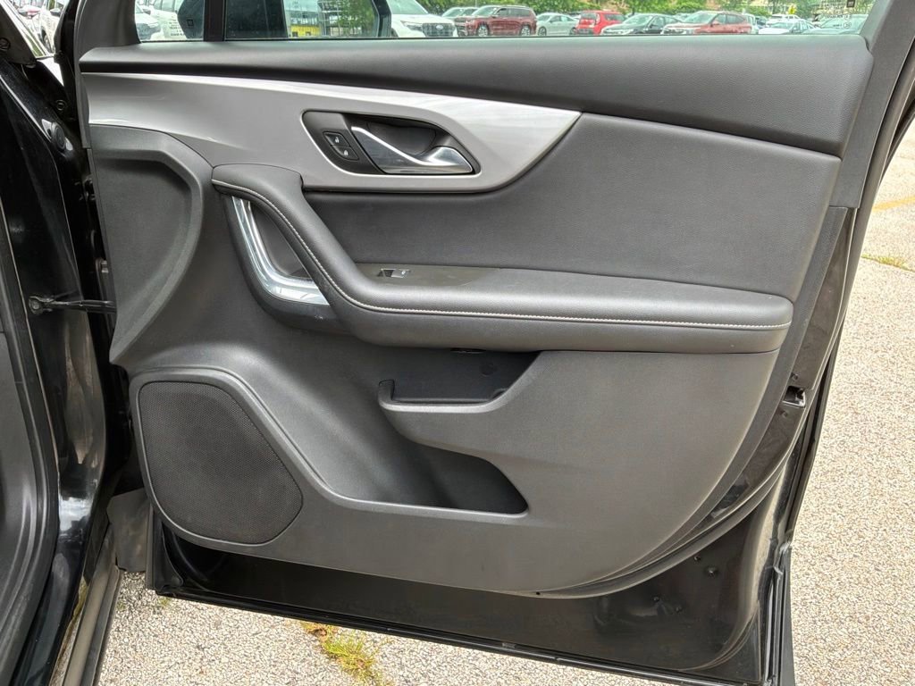 Used 2023 Black Chevrolet 2LT image 31