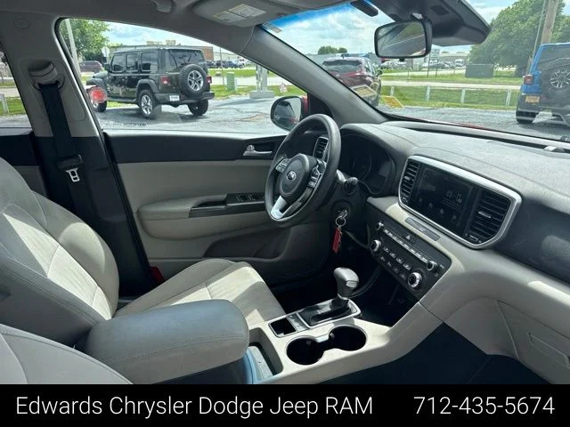 Used 2020 Red Kia LX image 31