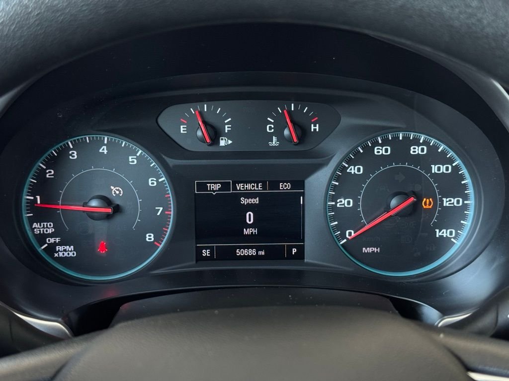 Used 2025 White Chevrolet LT image 29