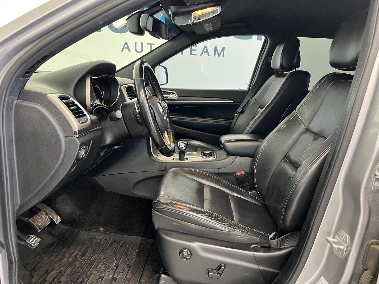 Used 2015 Billet Silver Metallic Clearcoat Jeep Limited image 12