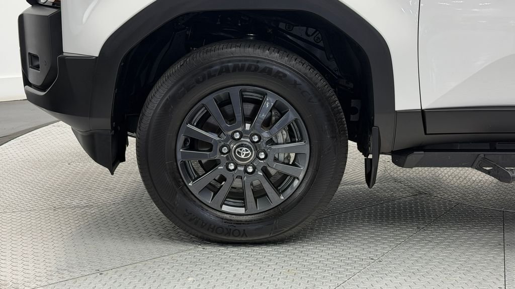 Used 2025 White Toyota 1958 image 3