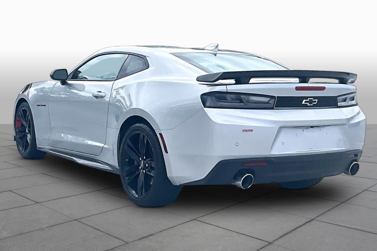 Used 2018 Silver Ice Metallic Chevrolet 2SS image 11