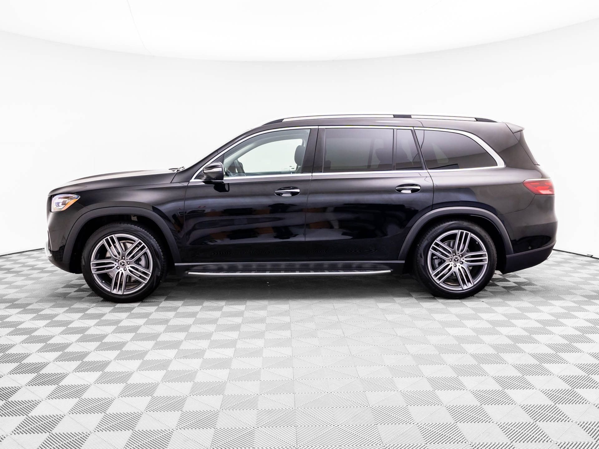 New 2026 Black Mercedes-Benz GLS 450 image 2