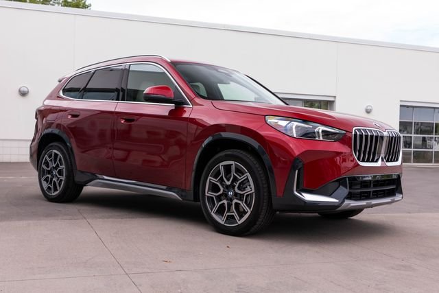 New 2027 Vegas Red Metallic BMW xDrive28i image 8