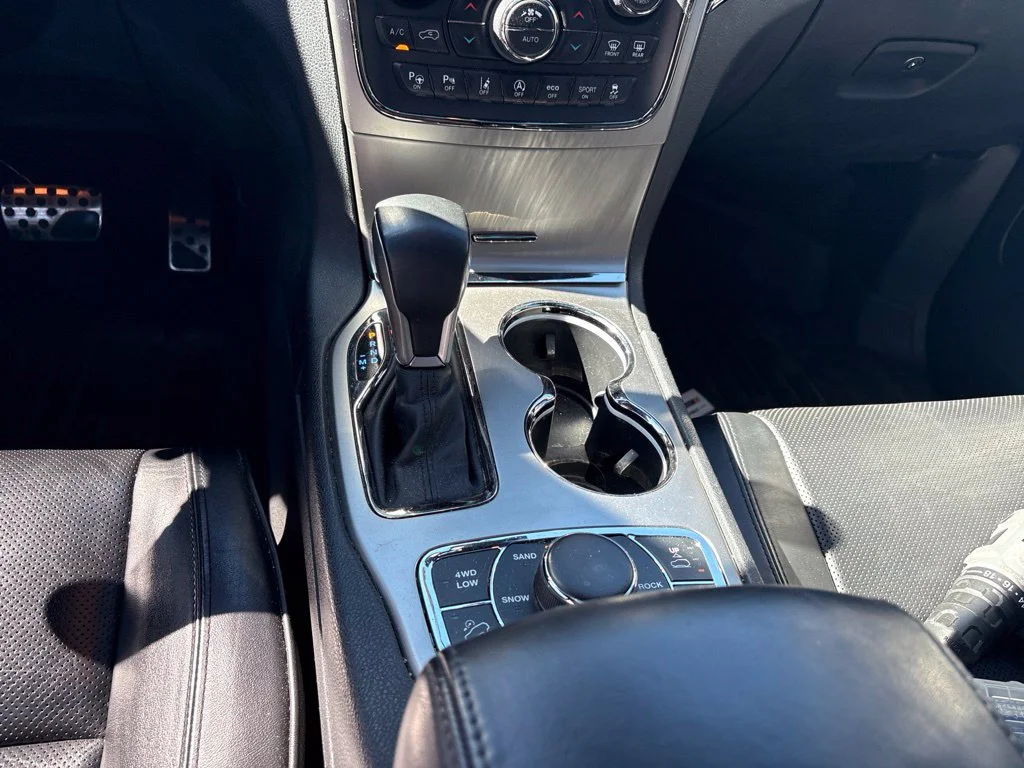 Used 2018 Red Jeep Overland image 15