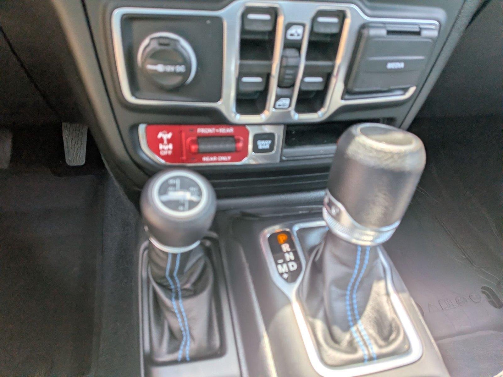 Used 2023 Bright White Clearcoat Jeep Rubicon image 27