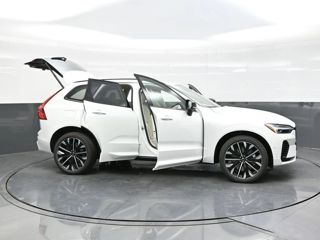 New 2026 White Volvo T8 Ultra image 60