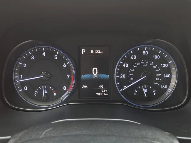 Used 2022 Red Hyundai SE image 20
