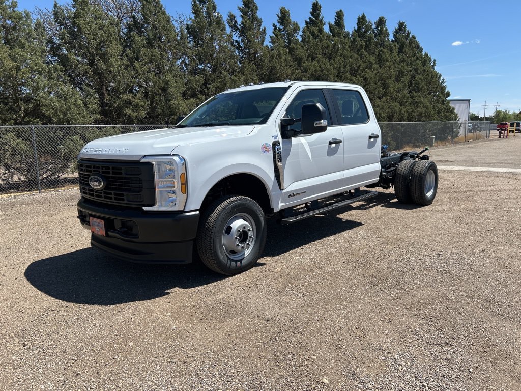 2026 Ford F-350 Super Duty Chassis Cab
