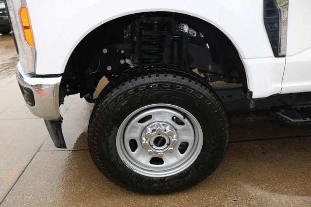 Used 2023 White Ford XL image 34