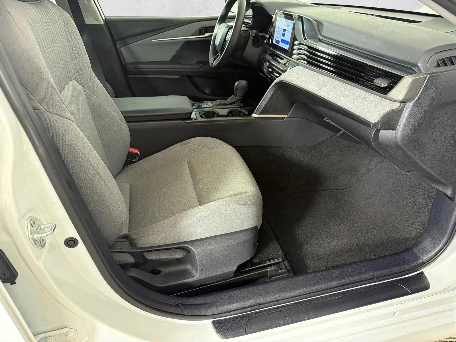 Used 2025 Ice Cap Toyota LE image 9