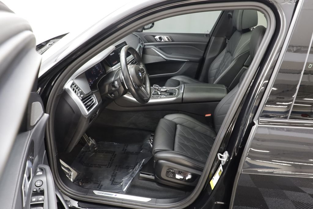 Used 2023 Black Sapphire Metallic BMW M50i image 6