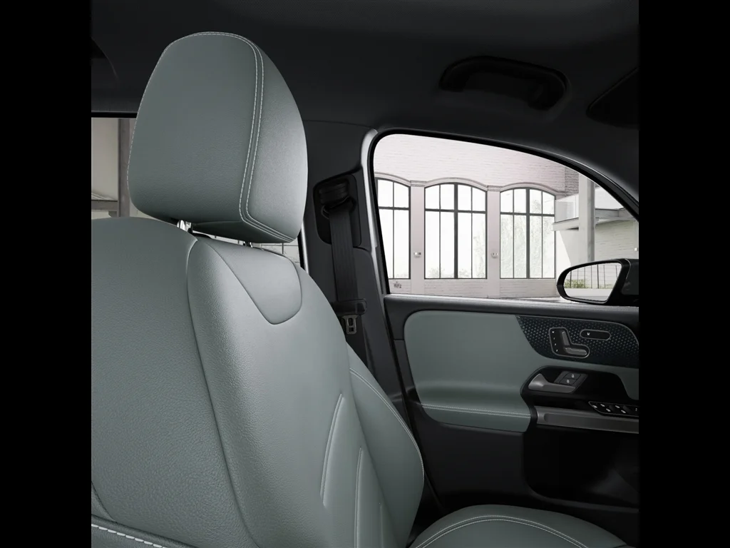 New 2026 Mountain Grey Metallic Mercedes-Benz GLB 250 4MATIC® image 43