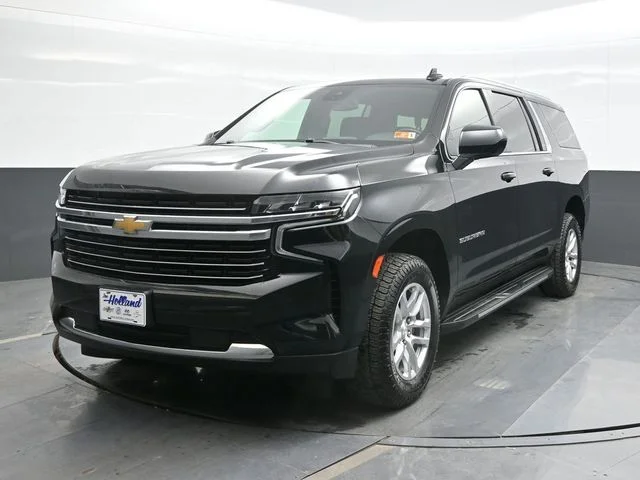 2023 Chevrolet Suburban 4WD 1500 LT's photo