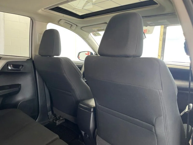 Used 2018 White Toyota XLE image 12