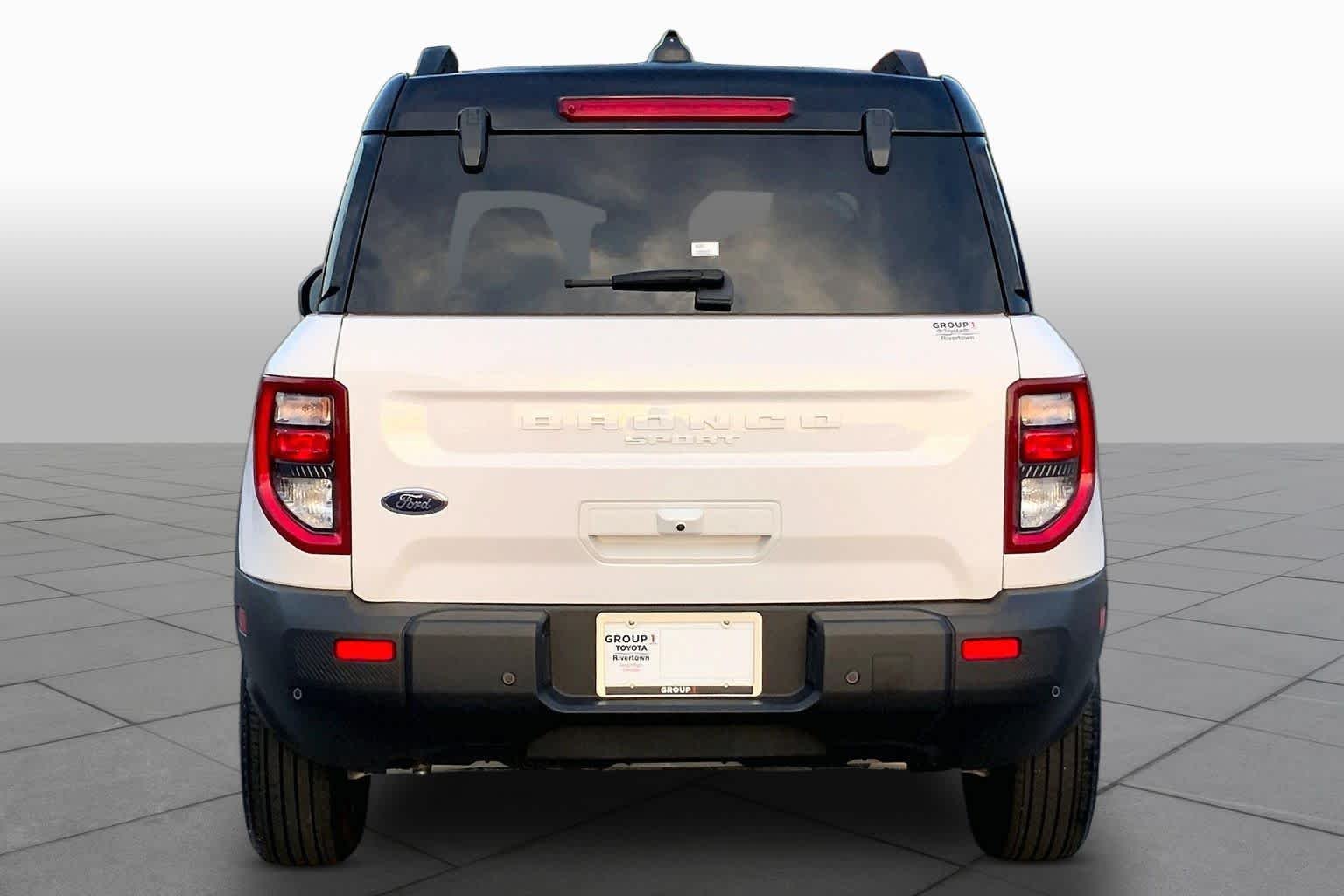 Used 2025 Oxford White Ford Outer Banks image 5