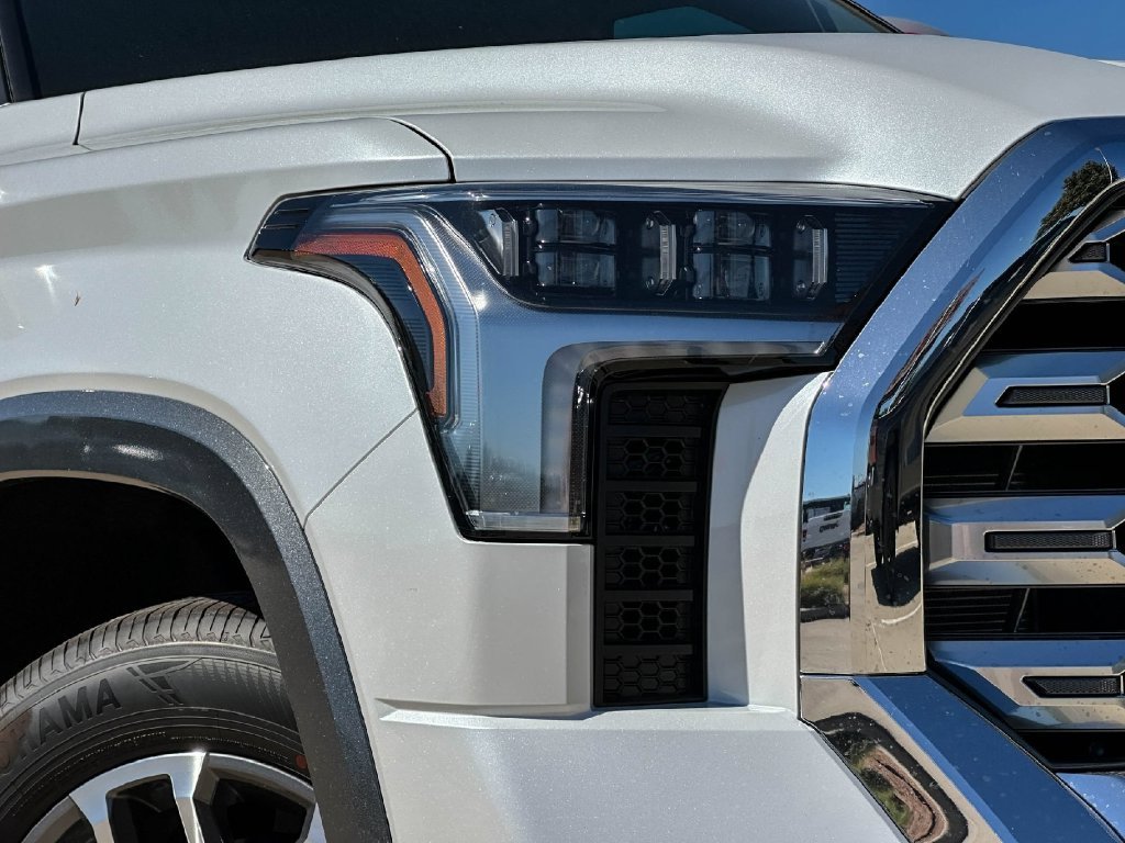 New 2026 Wind Chill Pearl <sup>1</sup> Toyota  1794 Edition image 3
