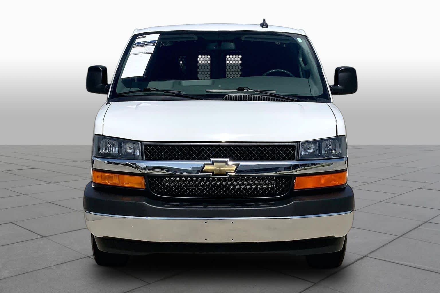 Certified Used 2024 Summit White Chevrolet WT image 4