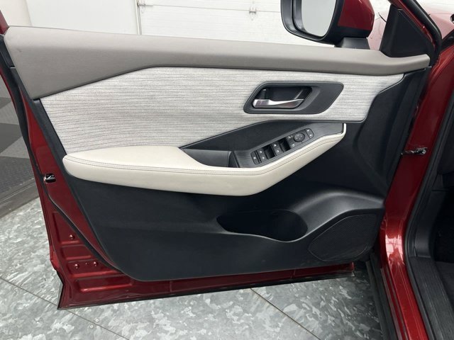 Used 2023 Scarlet Ember Tintcoat Nissan SV image 6