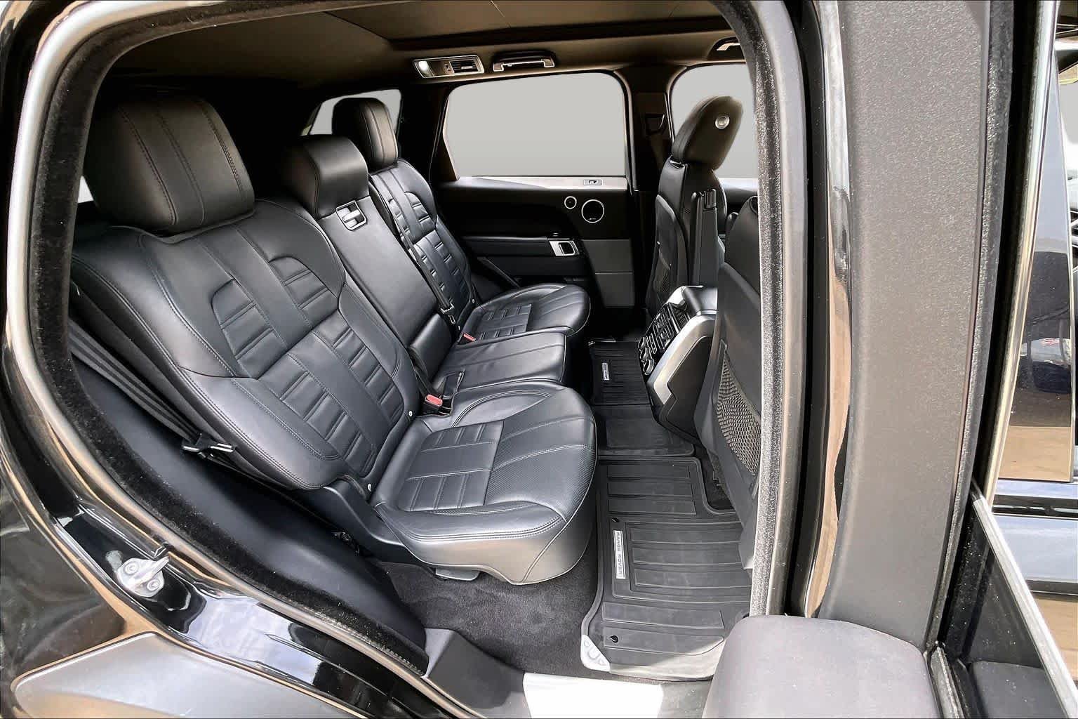 Used 2017 Santorini Black Land Rover HSE Dynamic image 19