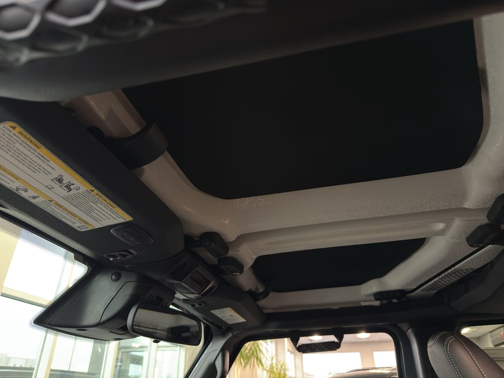 New 2026 Anvil Clear-Coat Exterior Paint Jeep Sport S image 29