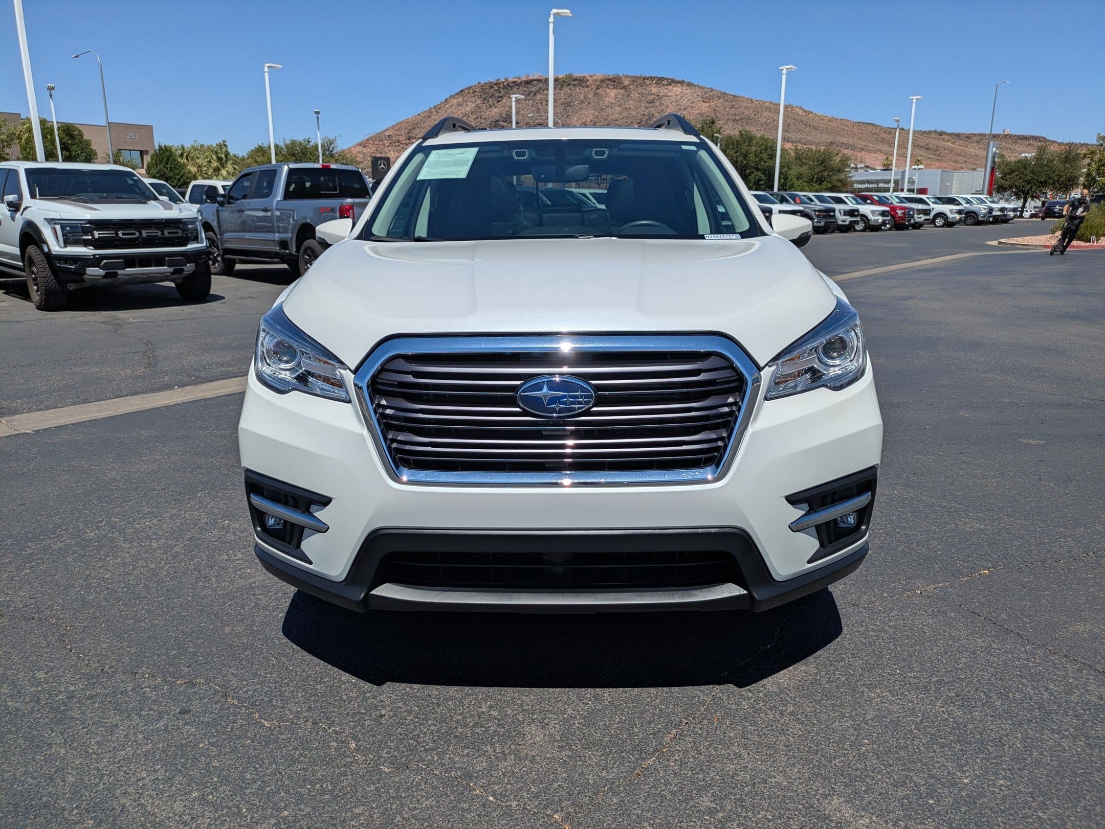 Used 2022 Crystal White Pearl Subaru Limited image 9