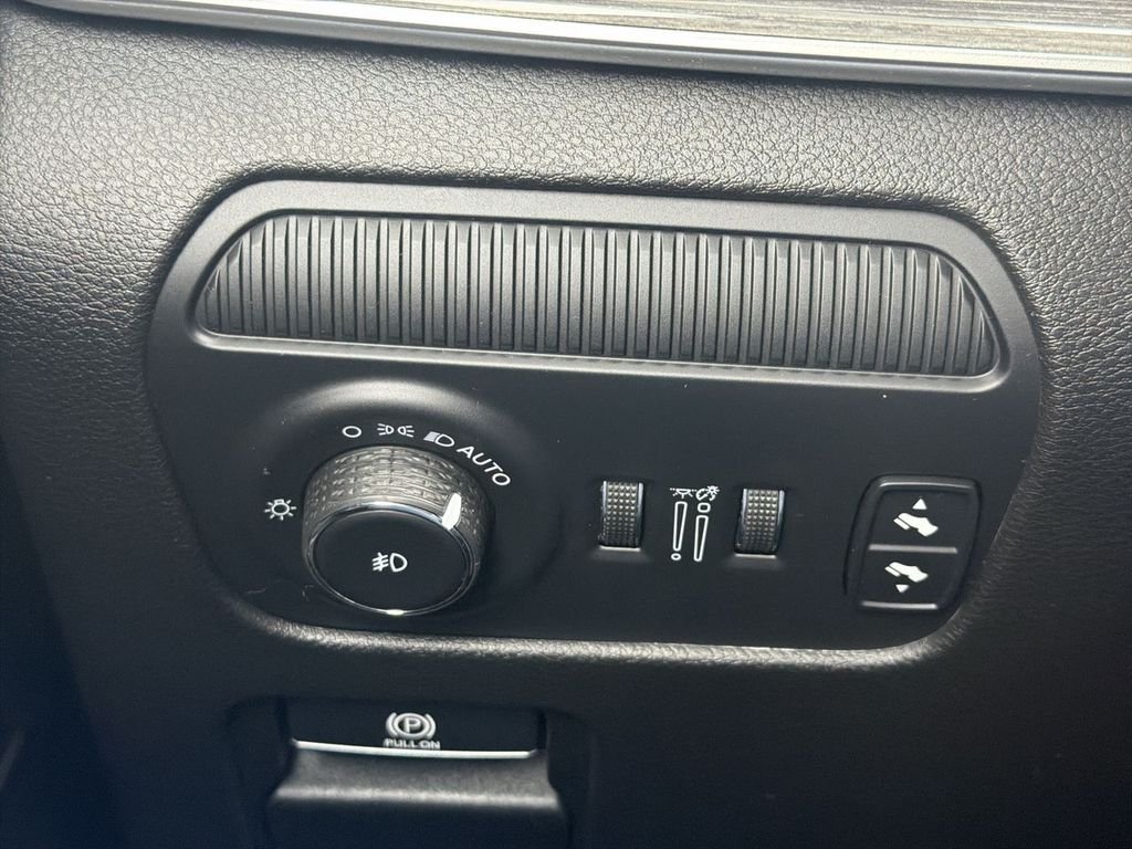 Used 2022 Gray Jeep Series III image 18