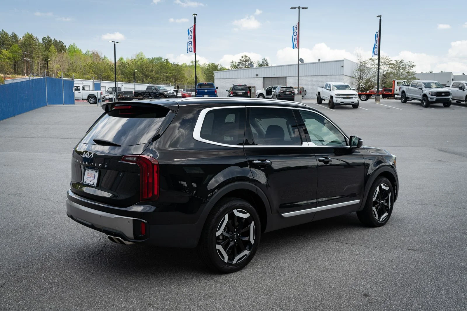 Used 2025 Ebony Black Kia S image 10