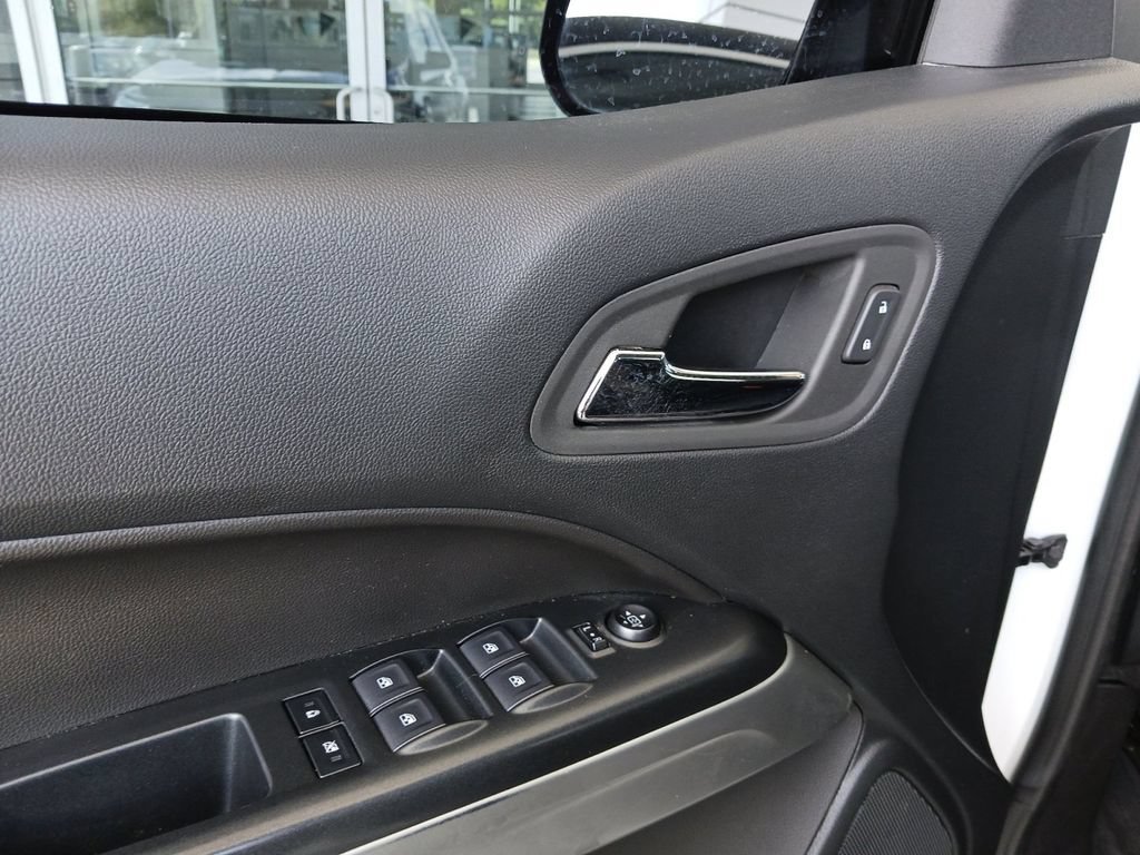 Used 2022 SUMMIT WHITE Chevrolet 4WD ZR2 image 31
