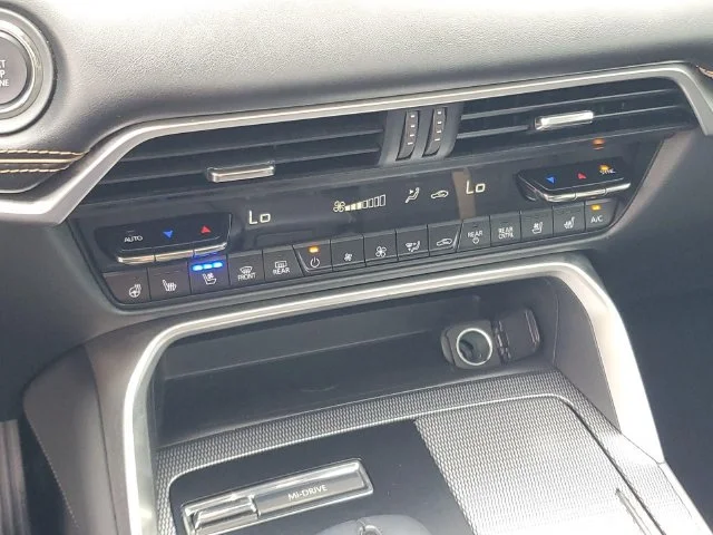 Used 2025 Platinum Quartz Mazda S Premium Package image 24