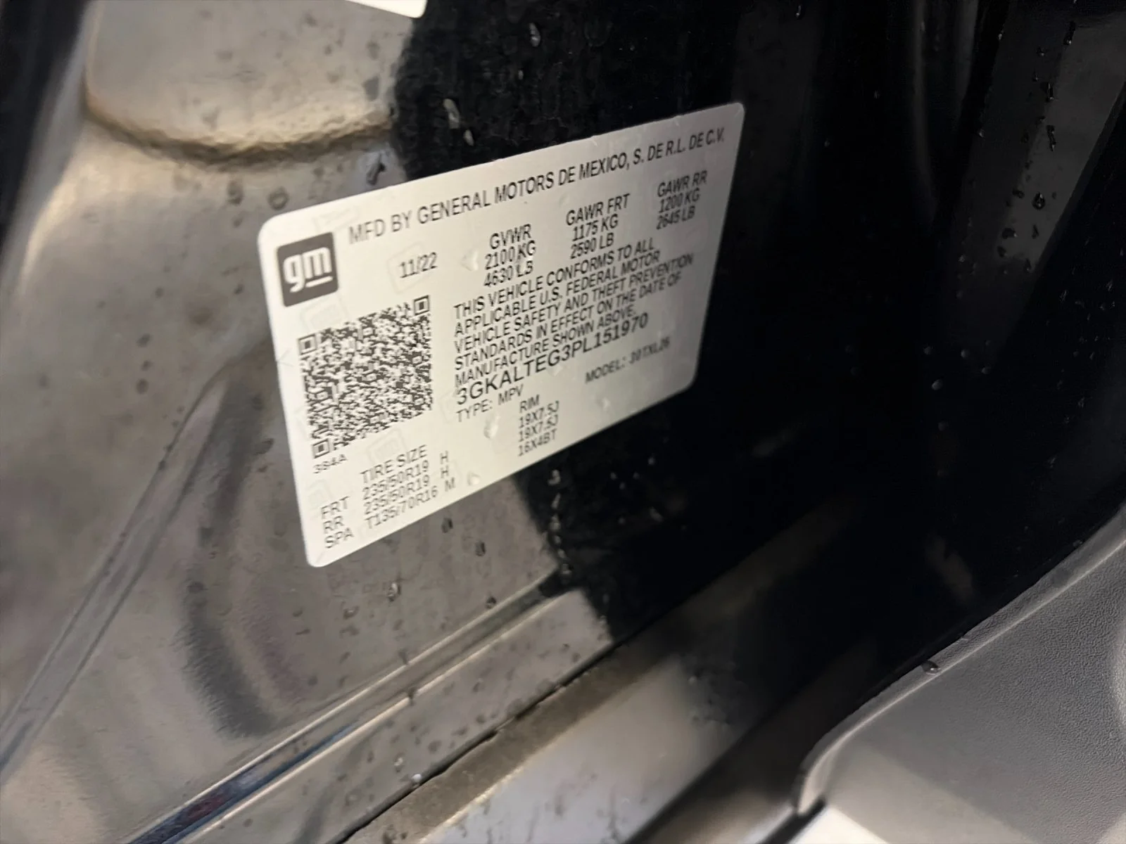 Used 2023 Ebony Twilight Metallic GMC SLE image 33