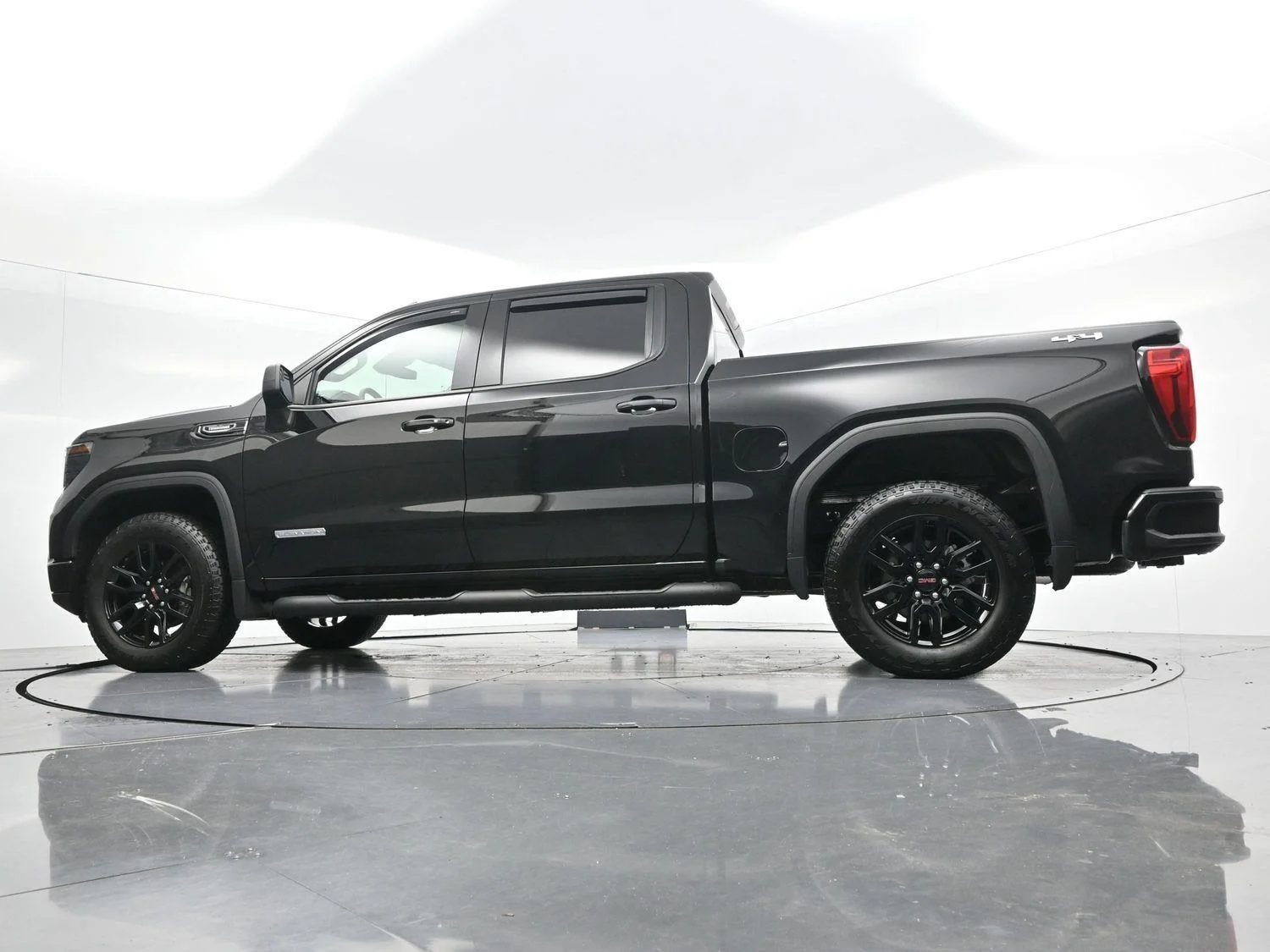 Used 2025 Onyx Black GMC Elevation image 45